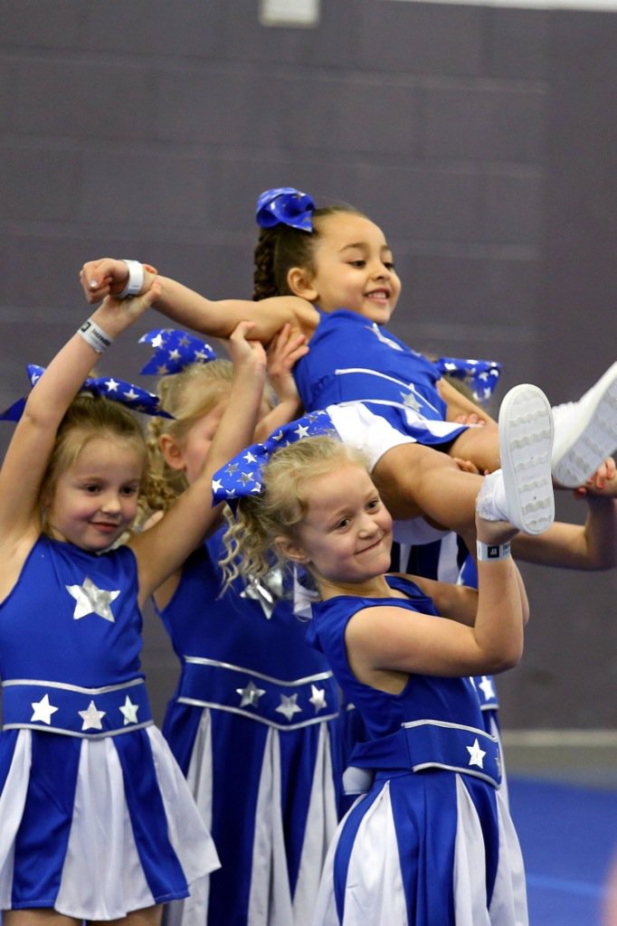 DefyingGA's tweet photo. #Cheerleaders #CheerTeam #PhotographyInspiration https://t.co/mx1ibsl1Qx