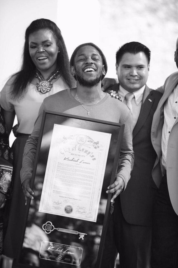 KendrickDirect's tweet photo. Kendrick Lamar received the key to the city of Compton today 🔑🔑 https://t.co/Kby6cwUhkP