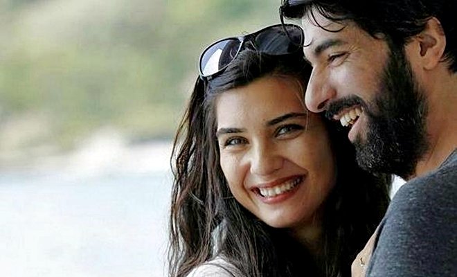 GazeteMAG's tweet photo. Sevgililer gününe özel Tuba Büyüküstün ve Engin Akyürek klibi https://t.co/EmIVhjHeDC https://t.co/ym9GH1a6Cx