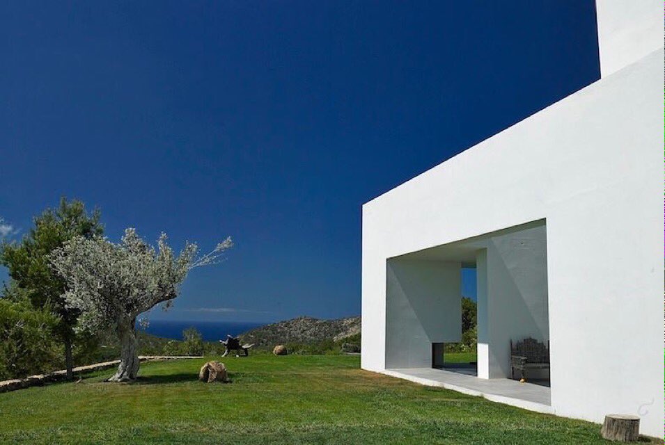 LoveIbizaVillas's tweet photo. Modern beauty.    https://t.co/Csxx1q7Vmq  #minimal #ibiza #villa #love https://t.co/sGrCGRdao5
