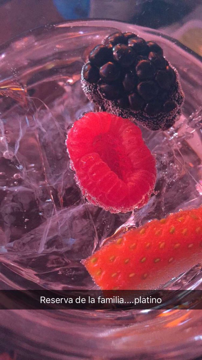 Muy rico!!! #reservadelafamilia #platino — Estoy en <a href="/Cabanna_rest/">CABANNA</a>, en Guadalajara, Jalisco swarmapp.com/c/6wfkR2V8Yix