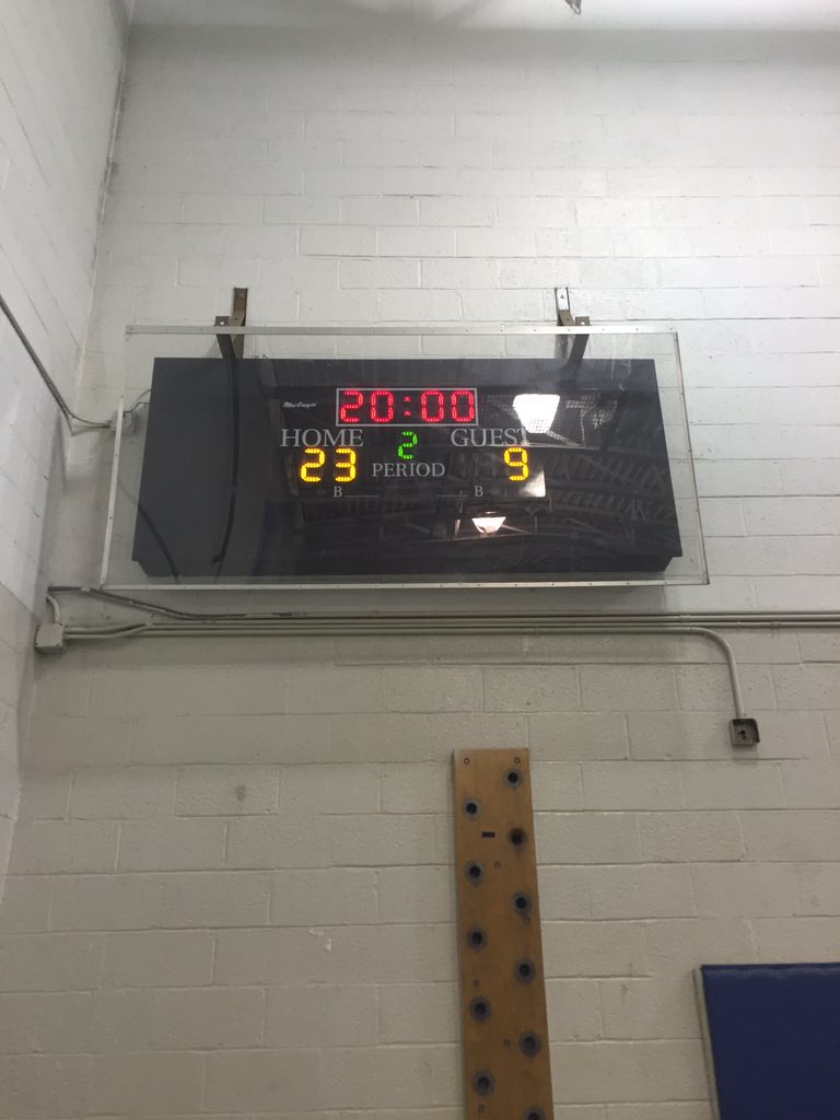 MondoPondos's tweet photo. Your halftime score: Pondos: 23, Kings: 9 https://t.co/MUP9sthhk7