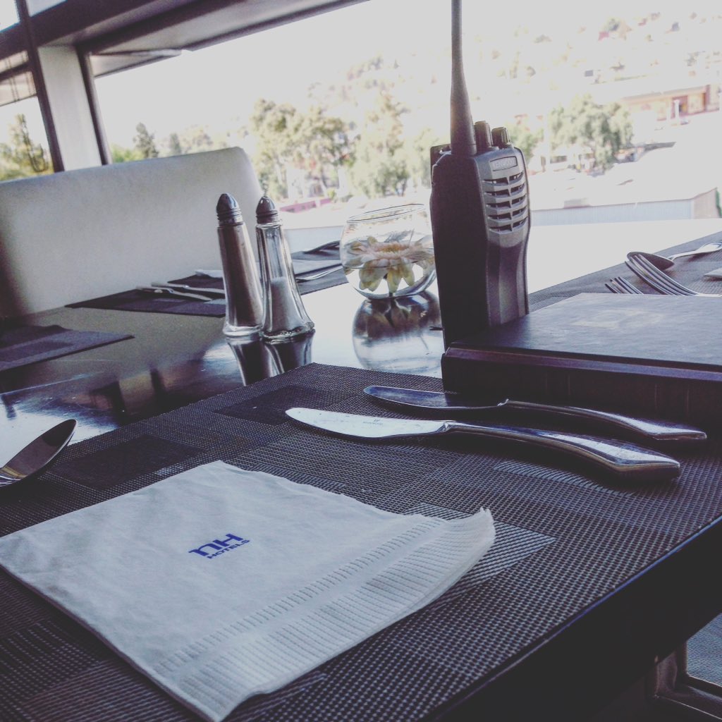 Tavo_De_Vil's tweet image. Guardia gerencial de fin de semana. Me toca quedarme. :( #NHHOTEL #FrontDeskManager