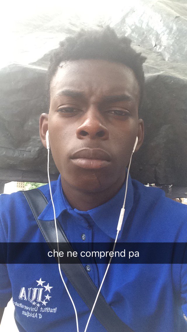 imaglacierboy's tweet photo. quand tu es défoncé et que tu te rends compte à quel point les gens parlent bcp pour ne rien dire mdr https://t.co/KK7LWaqy1A