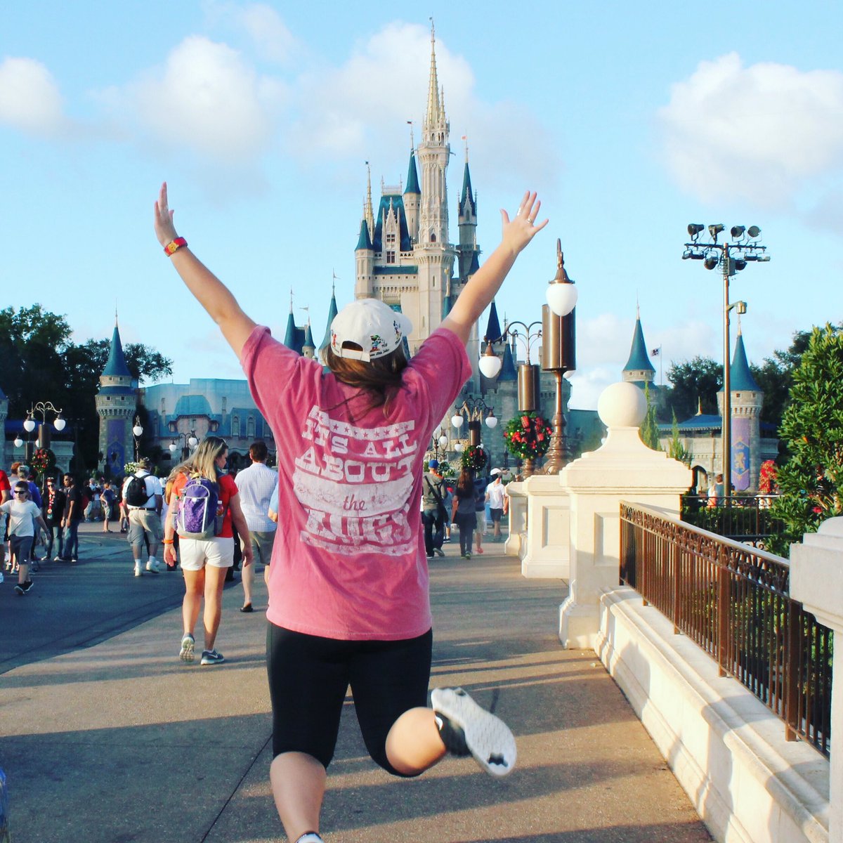 Shelboaileen97's tweet photo. Dreams do come true, I decided on a college!! And "It's all about the HOGS"❤️🐗 #throwbacktodisney https://t.co/Qz70bJJCft