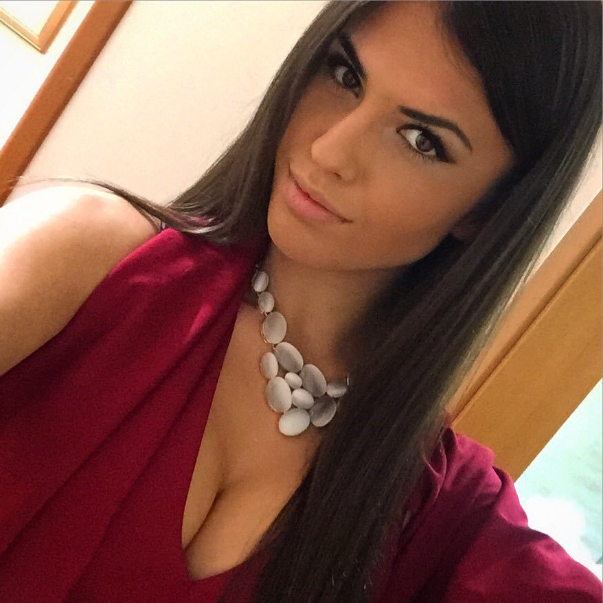 sofiasuescun's tweet photo. Buenas noches!😏 https://t.co/EdaFjWUgvf