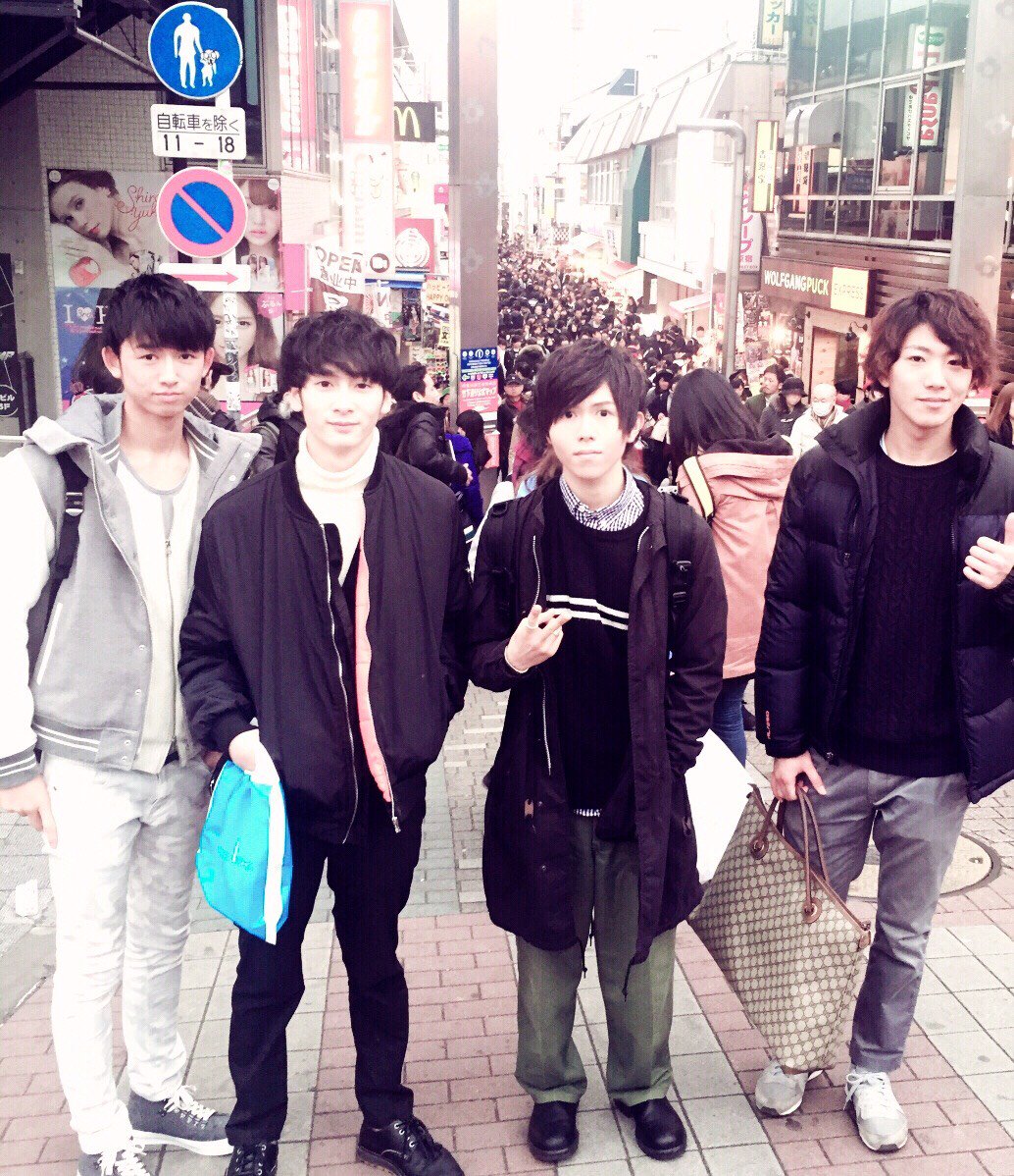 今日のアオタガイ学園
公開収録よろしくお願いします。
寝坊しました。
みなさんも気をつけてください。
気楽にいきましょう。
みんながんばれ！