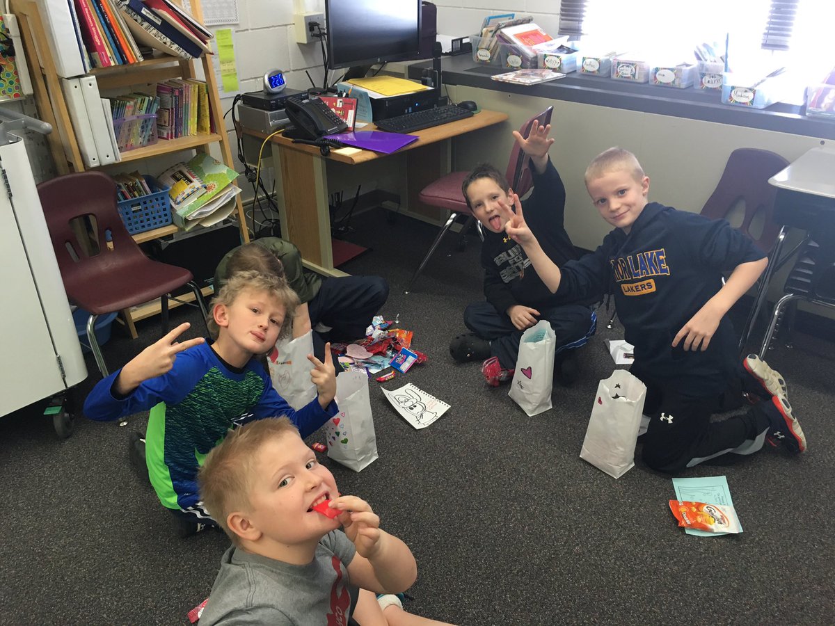 Mrs_Guetzkow's tweet photo. Happy Valentine's Day!! https://t.co/kdegGkLYFO