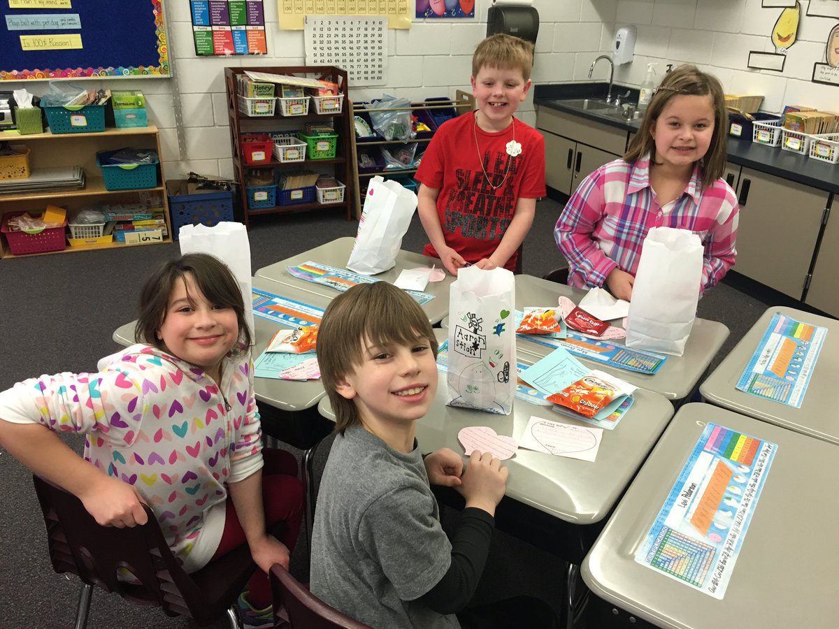Mrs_Guetzkow's tweet photo. Happy Valentine's Day!! https://t.co/kdegGkLYFO
