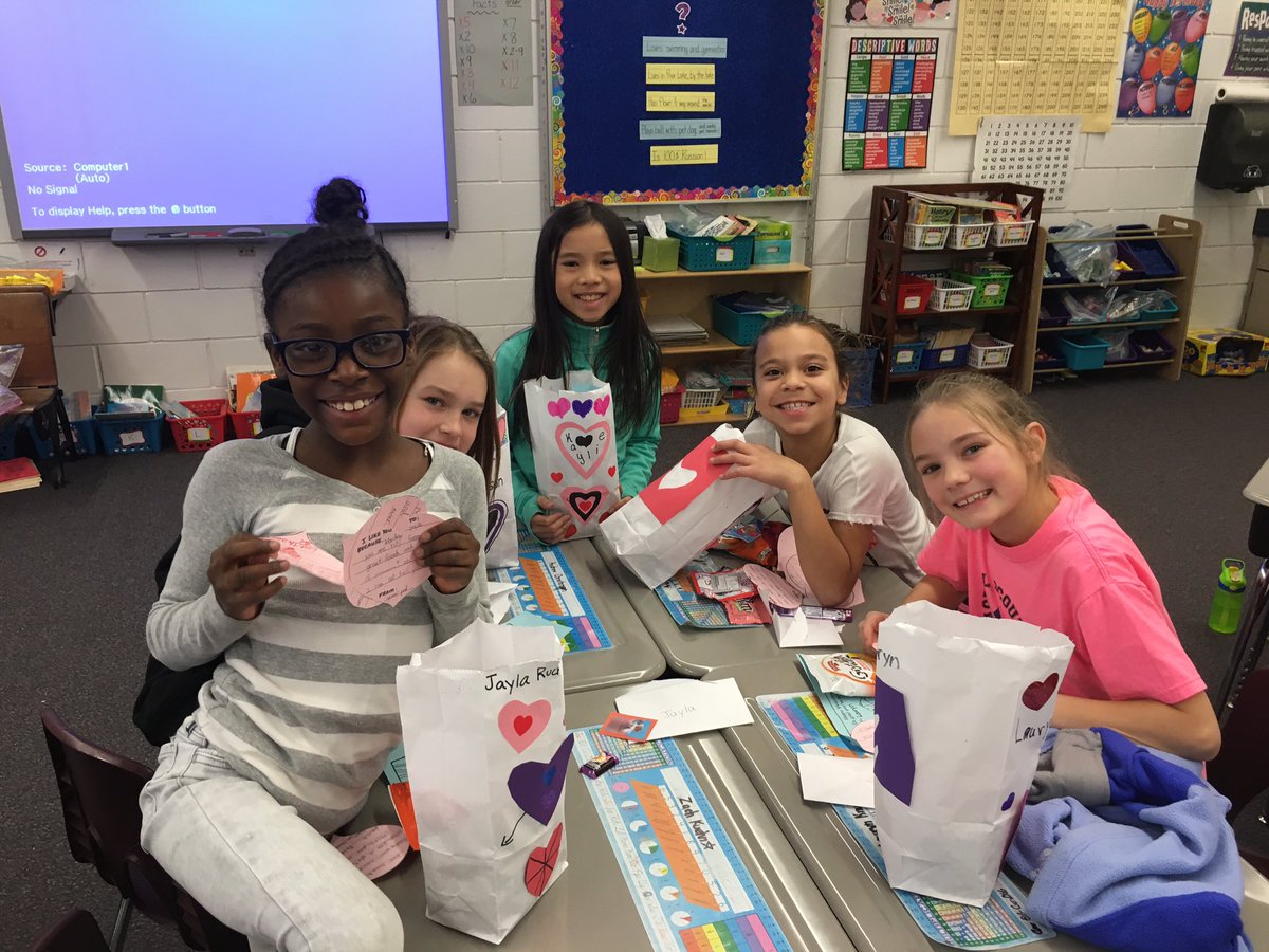 Mrs_Guetzkow's tweet photo. Happy Valentine's Day!! https://t.co/kdegGkLYFO