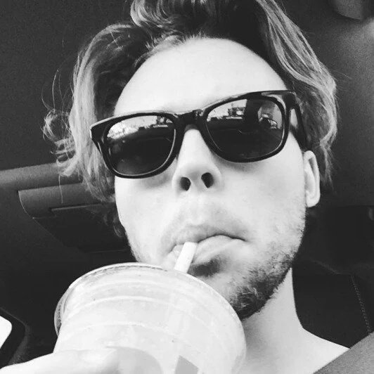 5sosDailyhelp's tweet photo. Rehearsal Day! Who's excited for slfl???? ~M https://t.co/NeRegFhbq1
