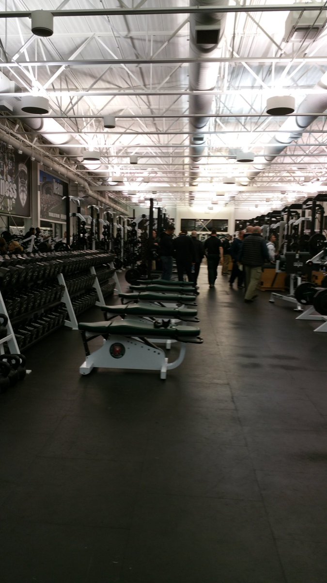 austin313sally's tweet photo. MSU strength and conditioning clinic. ..awesome experience https://t.co/vE9eUzKIe9