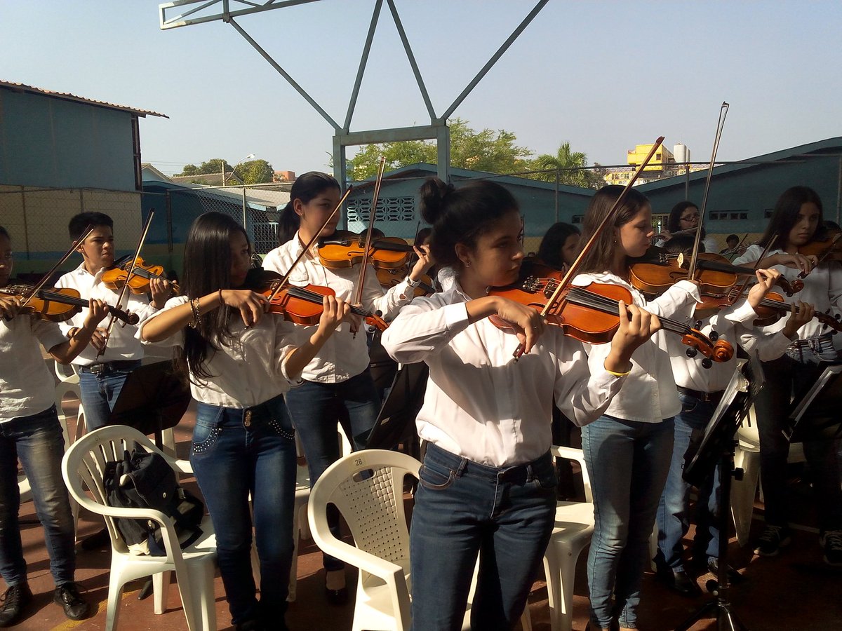 Concierto Aniversario <a href="/elsistema/">El Sistema</a> #ElSistemaCumple41 <a href="/SistemaAnz/">Sistema Anzoátegui</a> <a href="/nucleolecheria/">Orquesta de Lecheria</a> Liceo Urbaneja 12F