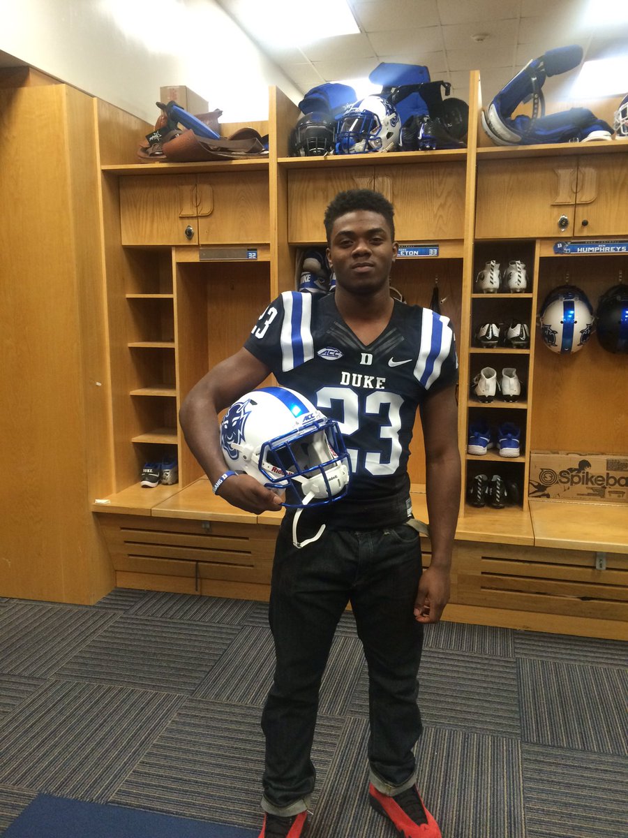 _Swervoo__'s tweet image. I'm a Blue Devil ⚪️⚫️🔵. Committed! BangBang Duke Gang! #TheStable