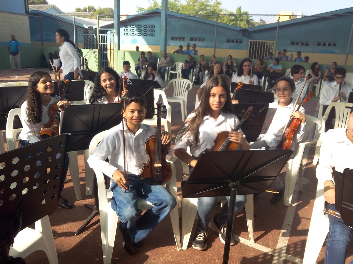 Concierto Aniversario <a href="/elsistema/">El Sistema</a> #ElSistemaCumple41 <a href="/SistemaAnz/">Sistema Anzoátegui</a> <a href="/nucleolecheria/">Orquesta de Lecheria</a> Liceo Urbaneja 12F.