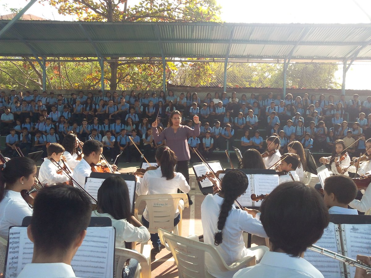 Concierto Aniversario <a href="/elsistema/">El Sistema</a> #ElSistemaCumple41 <a href="/SistemaAnz/">Sistema Anzoátegui</a> <a href="/nucleolecheria/">Orquesta de Lecheria</a> Liceo Urbaneja 12F.
