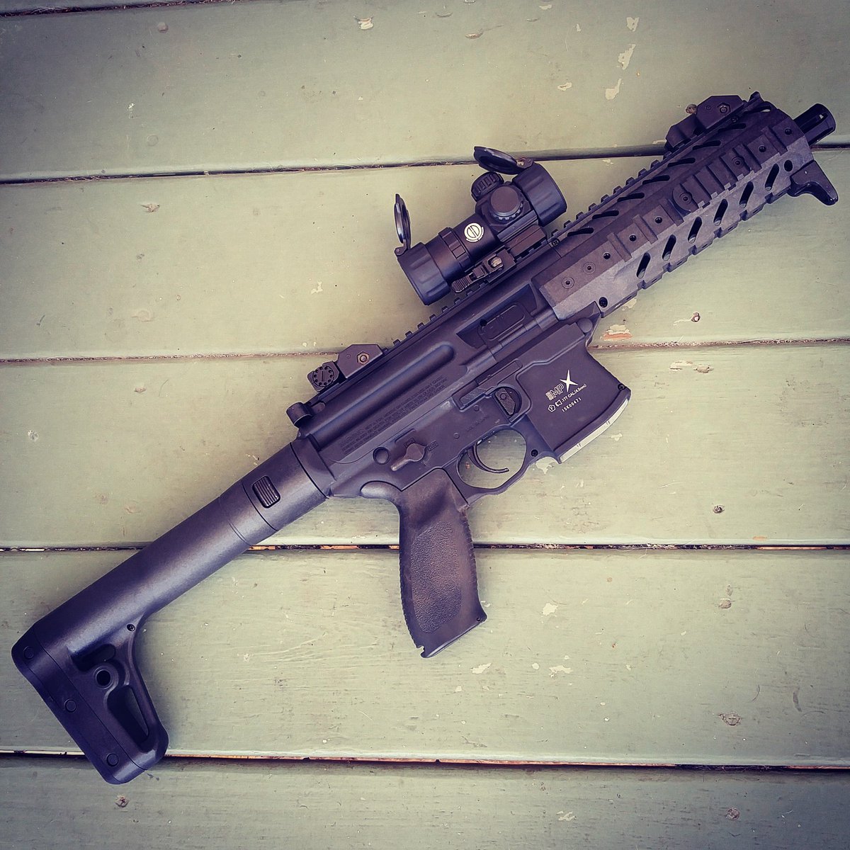 DieselTactical's tweet photo. Testing Sig MPX .177cal & Dagger Defense red dot! Awesome! #sigmpx #daggerdefense #dieseltactical https://t.co/exXCnjgErR