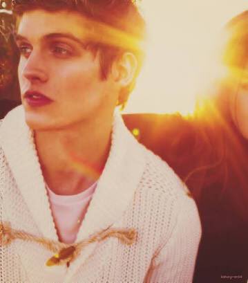 MarchenRPG's tweet photo. [#OpenRole.] 
Beau Thompson (Prince Charming.) 
FC:  Daniel Sharman

@/dm if interested. https://t.co/d6v0vSTX4p
