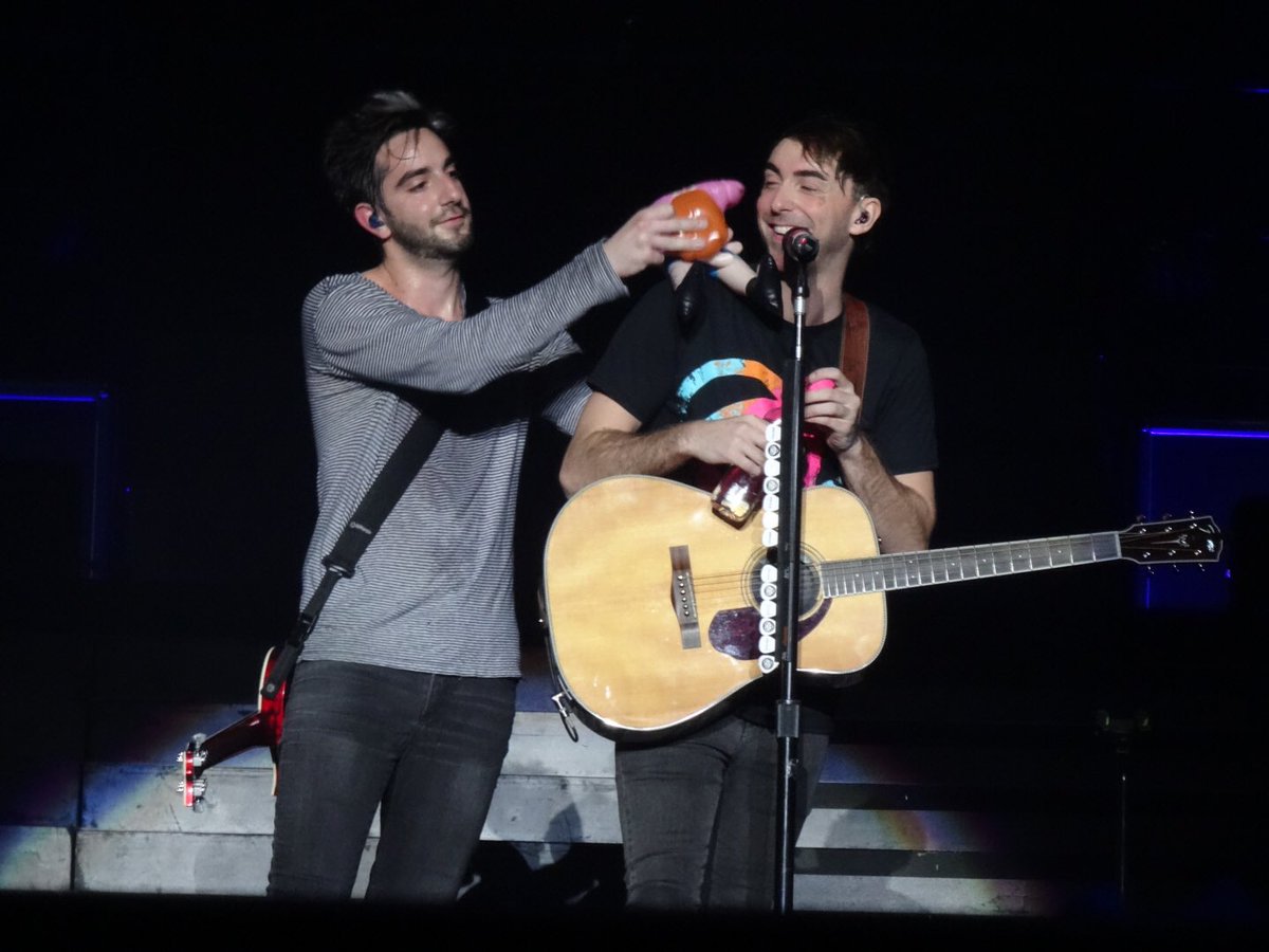 Sheddie_B's tweet photo. @JackAllTimeLow with his new best friend Kenneth :') #BTTFH #AllTimeLowLive @AllTimeLow https://t.co/WGX5zzz4X6