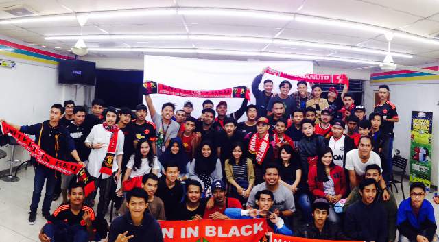 UNITEDisRED1's tweet photo. We are @ManUtd BIG FAMILY @IndoManUtd_BKS @SU_Bekasi @UNITEDisRED1 ... 👏👏👏 https://t.co/IOqfwzXwON