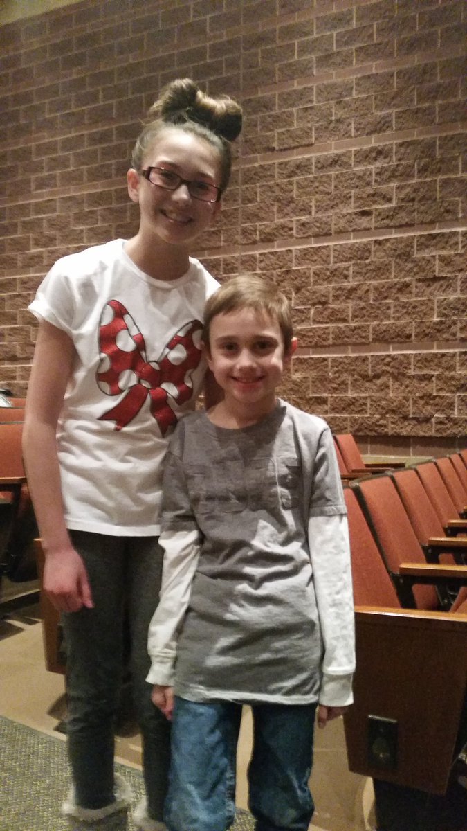 JessicaOLeary11's tweet photo. Jenny and Evan :) https://t.co/QoguDN3nfq
