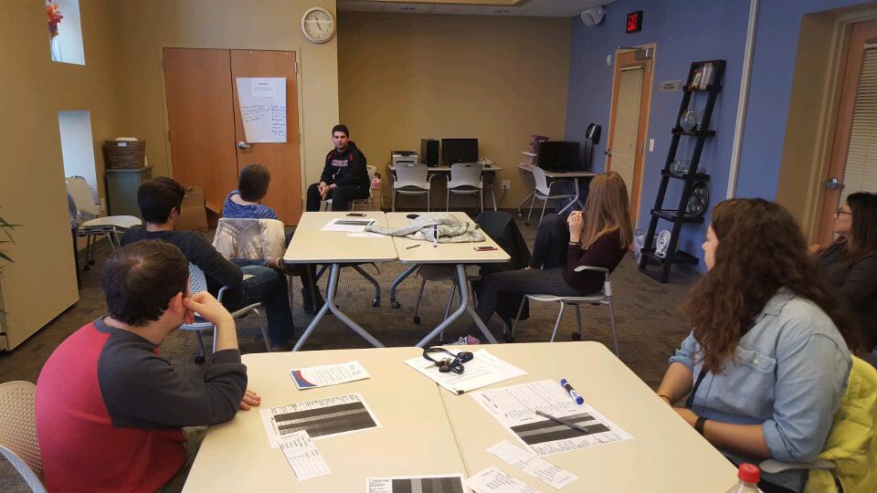 ValleyTempleYG's tweet photo. Valley teens had a great time volunteering &amp; learning about food stamps @ Barbash Family Vital Support Center today! https://t.co/xFrwveGG5v