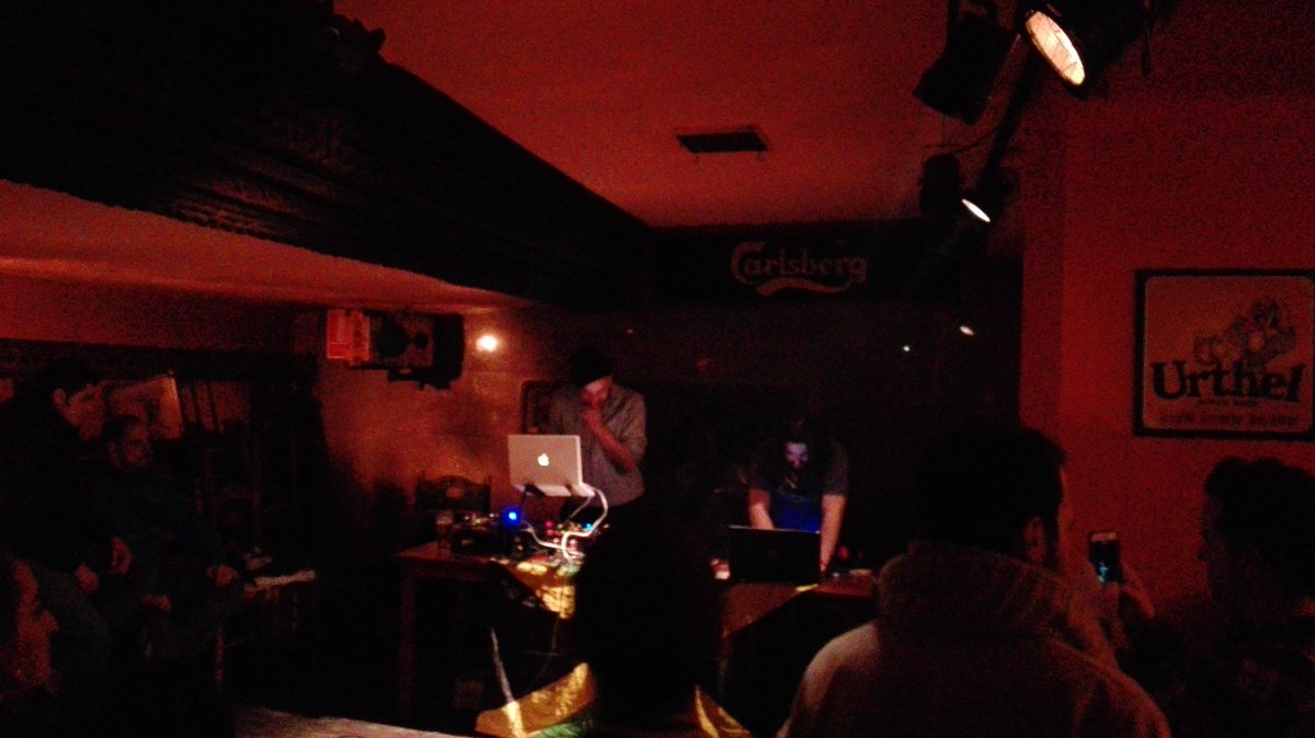 eltraficante_hh's tweet photo. @jotamayuscula  en el @tiomolonio https://t.co/Z0ODe0ymGh