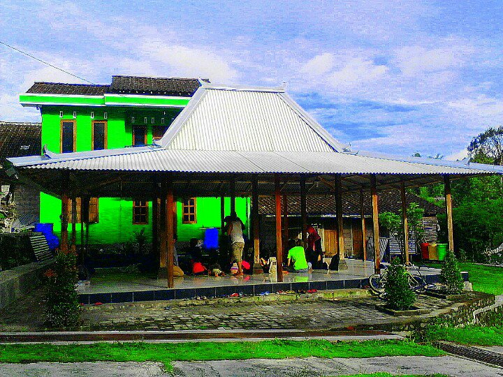 TotokHartanto's tweet image. 13/2/2016 Anak2 usia SD di Huntap Dongkelsari belajar scr rutin bahasa inggris dg kawan2 @WAUProject