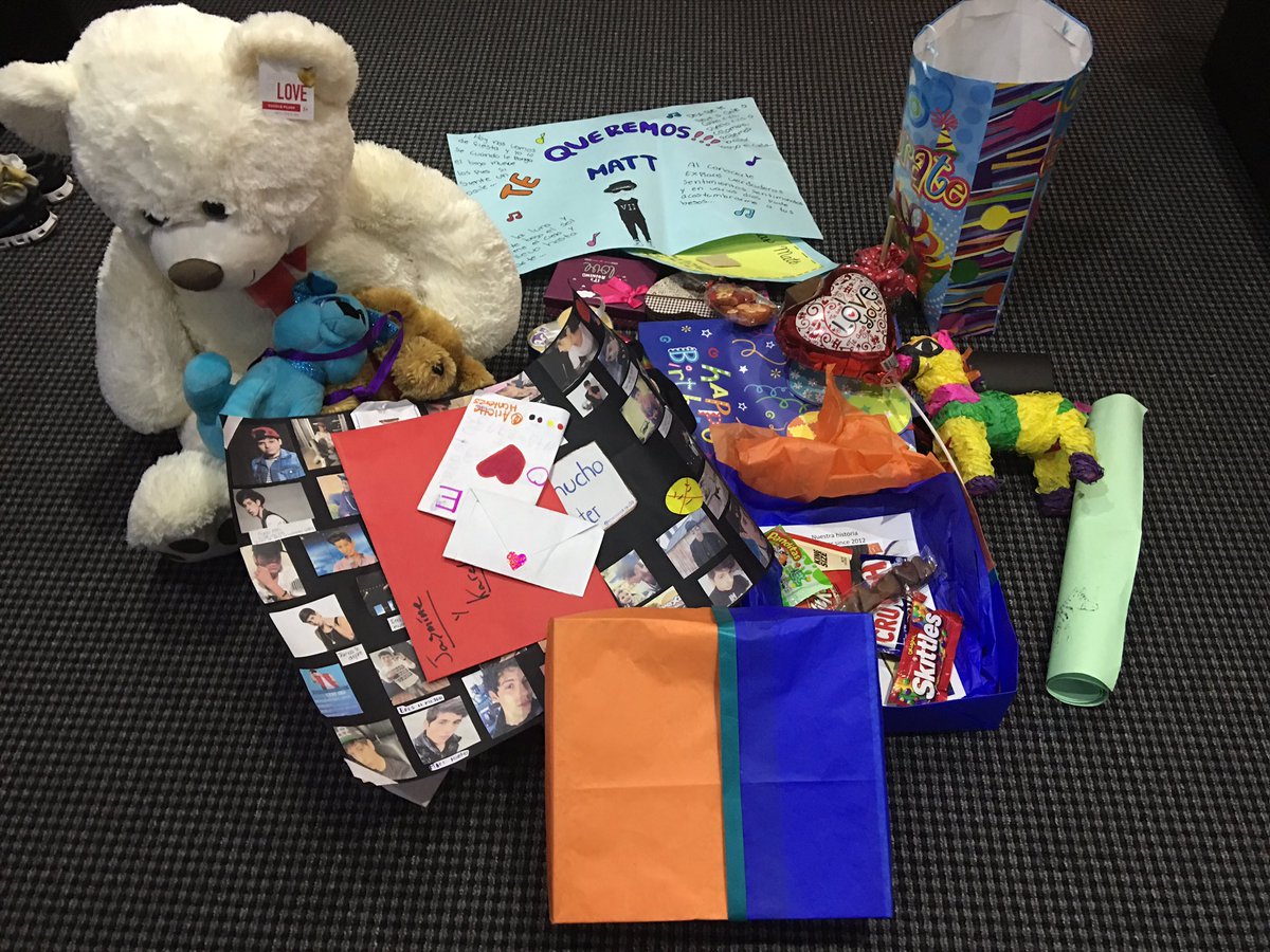 matthunter123's tweet photo. Muchas gracias por todos mis regalos a mis Hunters de Ensenada y Tijuana las amo . https://t.co/MVXLiitH76