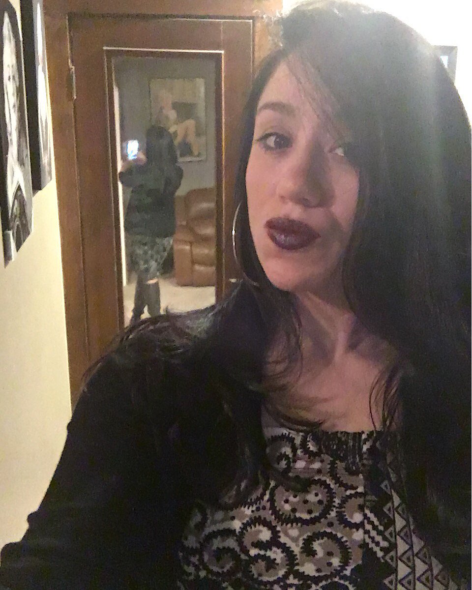 evie0584's tweet photo. Happy Vday y'all😘😍 https://t.co/k4vepJXYvx