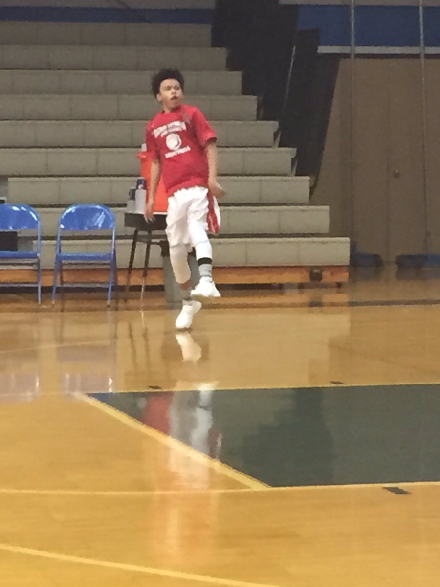 MaysRemix's tweet photo. Jumpshot too deadly. #StartingPointGuard #MovinUpToVarsity #FirstGameBackFromStrainedMCL https://t.co/R4IUYG8joL