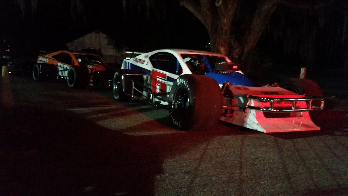 RacingAmerica's tweet photo. #BronsonMods: Racing is about to get underway @_BronsonSpdwy. Follow along here: https://t.co/JO7IQC4wsI https://t.co/AaZWudjtKl