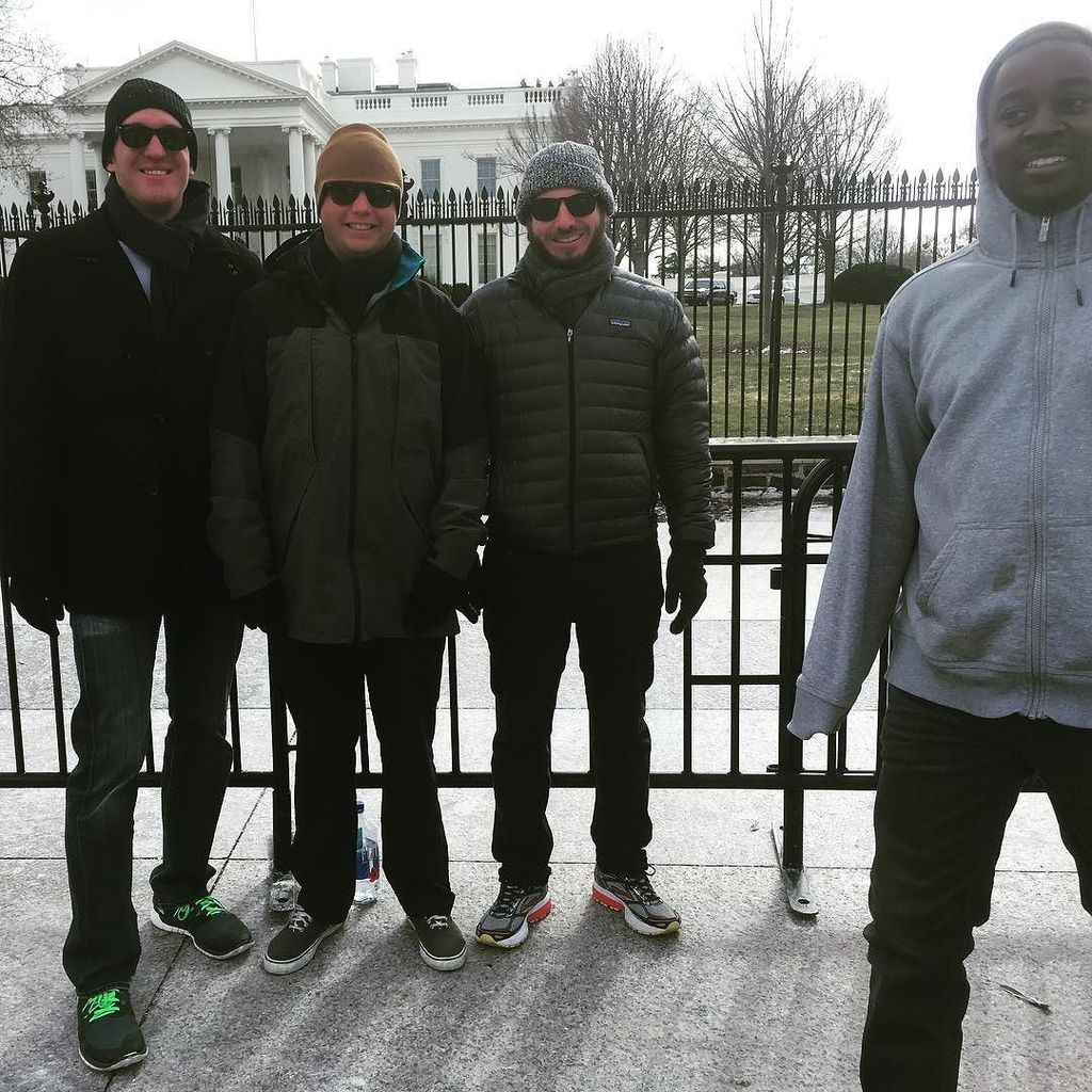 InstaWhiteHouse's tweet image. What else would we do in DC? #whitehouse #notwarm #presidentialphotobomb #InstaWhiteHouse ift.tt/1PvGzIR