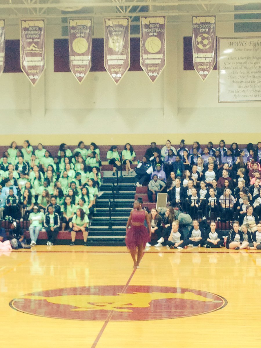 IkeEaglettes's tweet photo. Ready to perform for Solo Finals #dancecontest #solofinalists https://t.co/pyEKt1IcHM