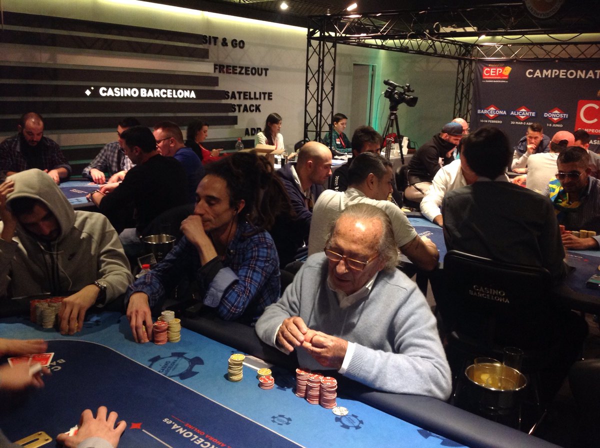 CEP_Poker's tweet photo. Lo bonito del #CEP es que nos brinda parejas de baile como Rastaman y el "Doctor" Subirana
Grandes! #SoisCEP https://t.co/FsNQnaoyXy