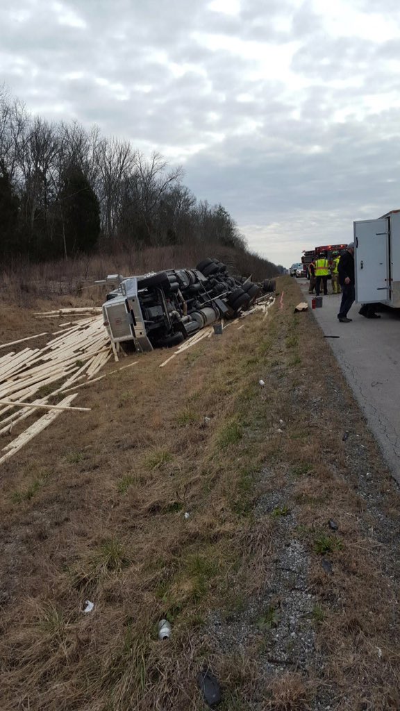 matt_mcelhaney's tweet photo. Nashville crew working on a fuel spill. https://t.co/QQOiqJVvjB