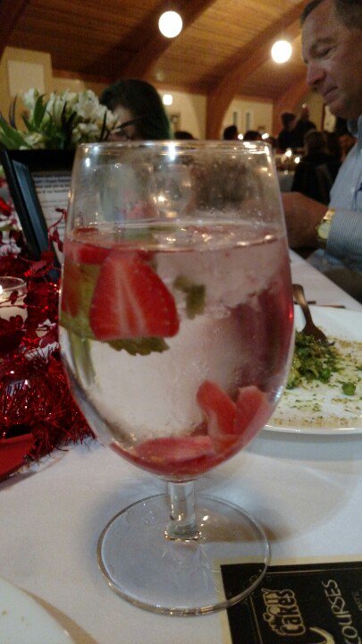 westonclark's tweet photo. This is how #vegans take their water #chingvalentinesdinner #chingsanctuary https://t.co/nLrlwHTryD
