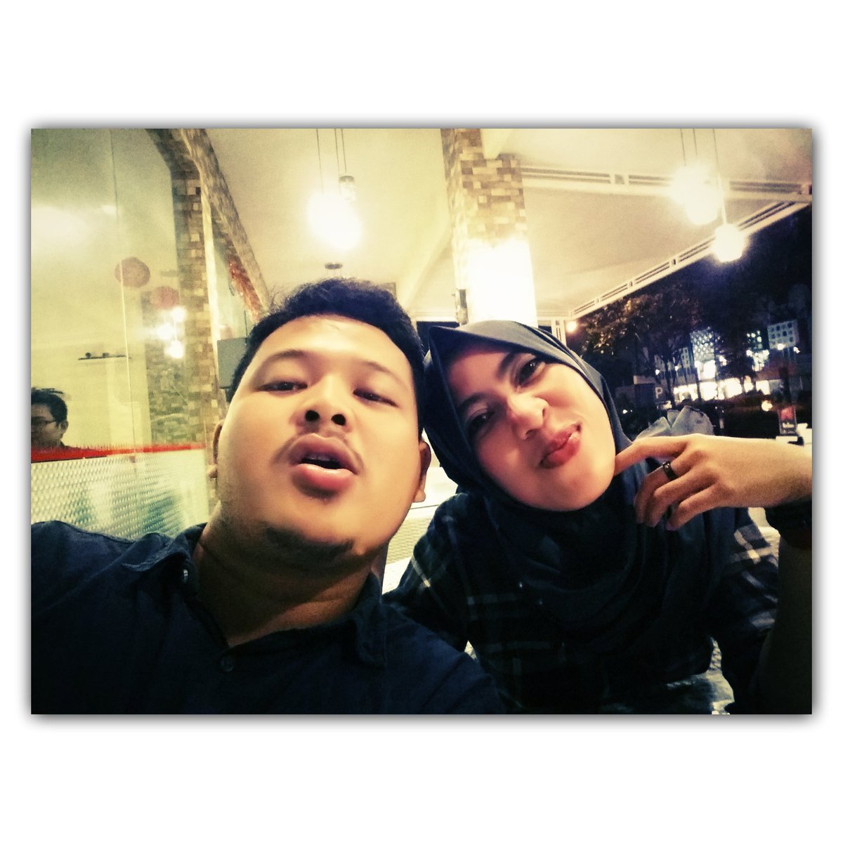 nurkhalfah's tweet photo. Makan malam bersama gendut sayang😘😘😘 https://t.co/yY1DBcH2Fq