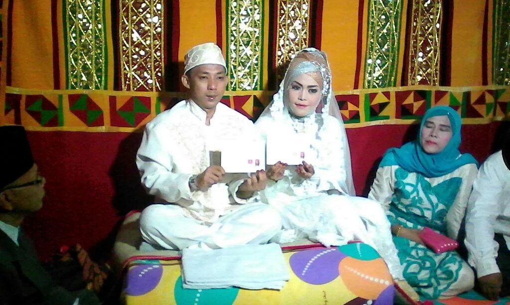 Selamat berbahagia sobat <a href="/Queen1001Nights/">Mecist</a> <a href="/ChuckTheodore19/">Hi! I'm Chuck!</a> <a href="/RamsMagara/">Rams Magara</a> <a href="/CarsNewton/">Muhammad Karsy</a> <a href="/Mars_Aoki/">#Dosen Gemuxologi</a> <a href="/Brahmsword/">Brahmantya BB</a>.