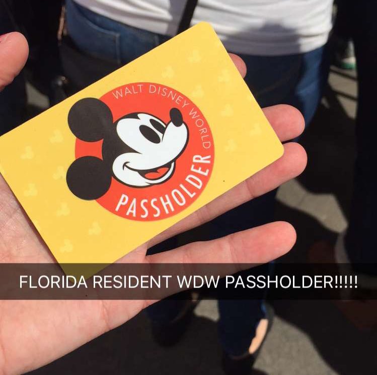 CassieHutchison's tweet photo. It's official. @WaltDisneyWorld PASSHOLDER! #ICanGoANYTIME https://t.co/Upu6bbBhIL