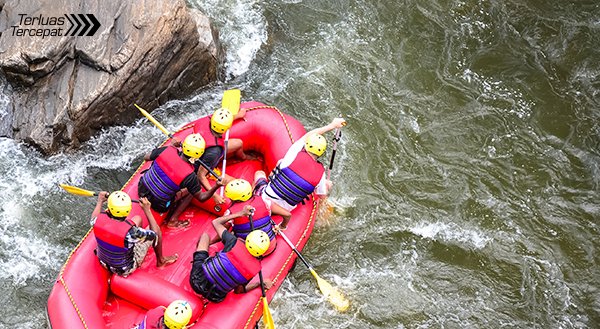 Arung Jeram Citra Elo cocok untuk keluarga krn arusnya paling aman jika dibandingkan dgn sungai lain di Yogyakarta.