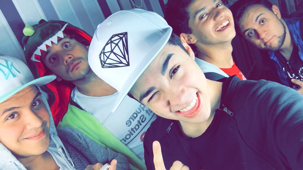 mariobautista_'s tweet photo. The homies #KCA #VotaMarioBautista 🔥 https://t.co/ovKFYSD7o8