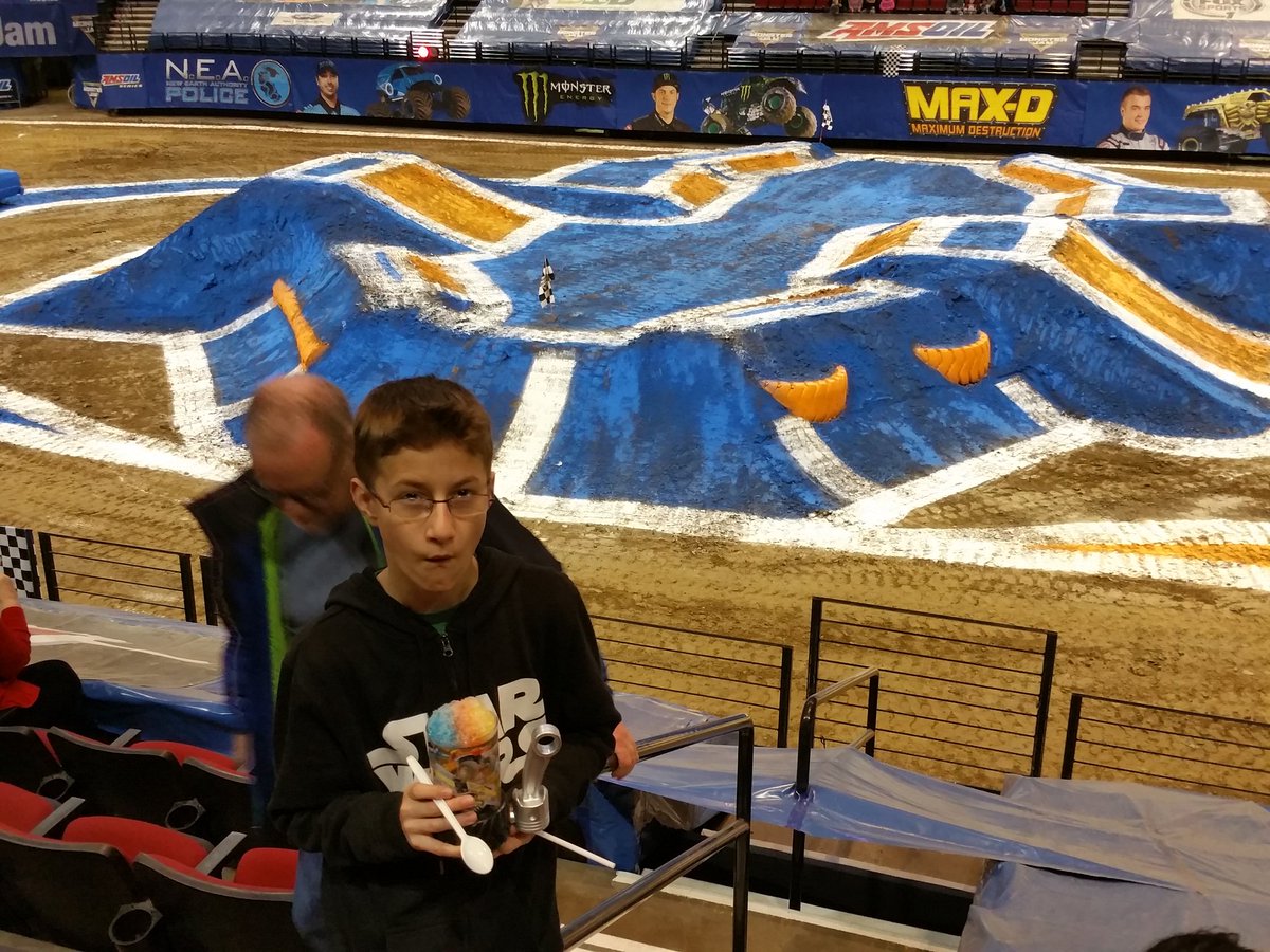 hellfire379's tweet image. #monsterjam