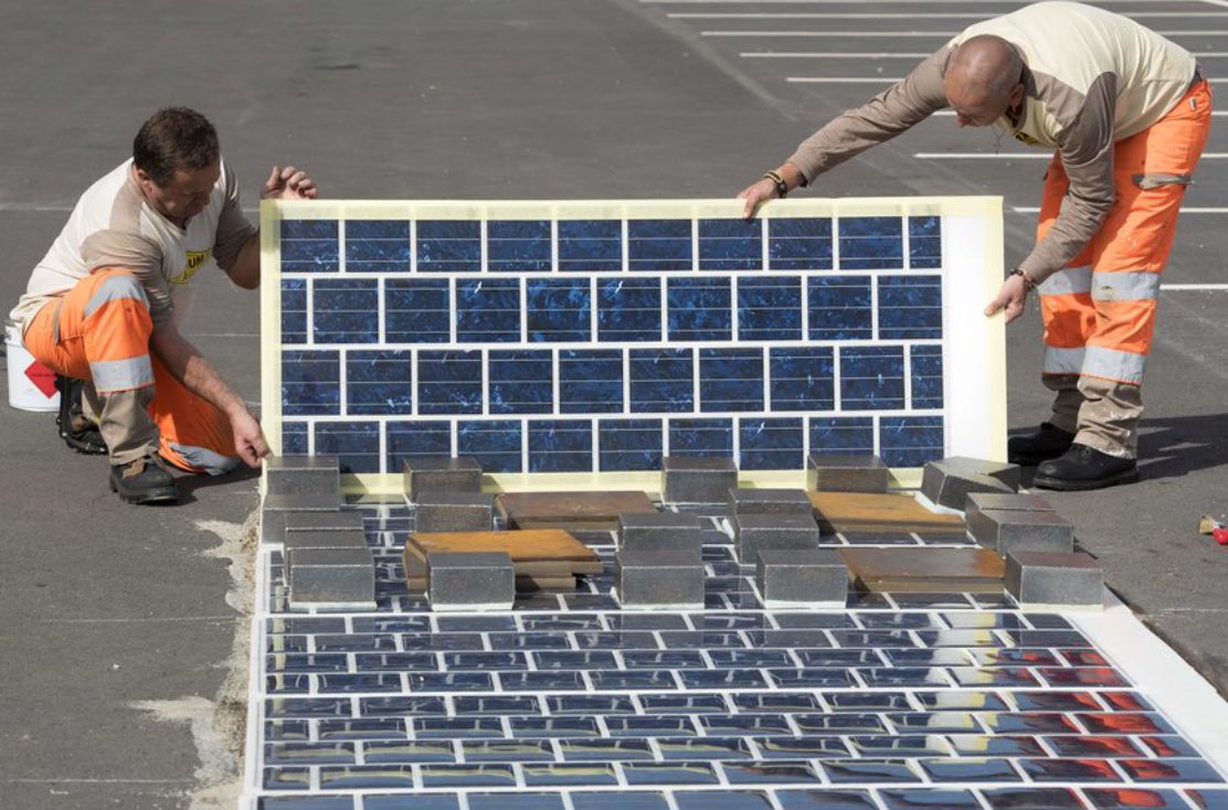 BrentToderian's tweet image. #France to pave 1000 km of roads with solar panels to provide power to 5 million people. globalconstructionreview.com/trends/france-…