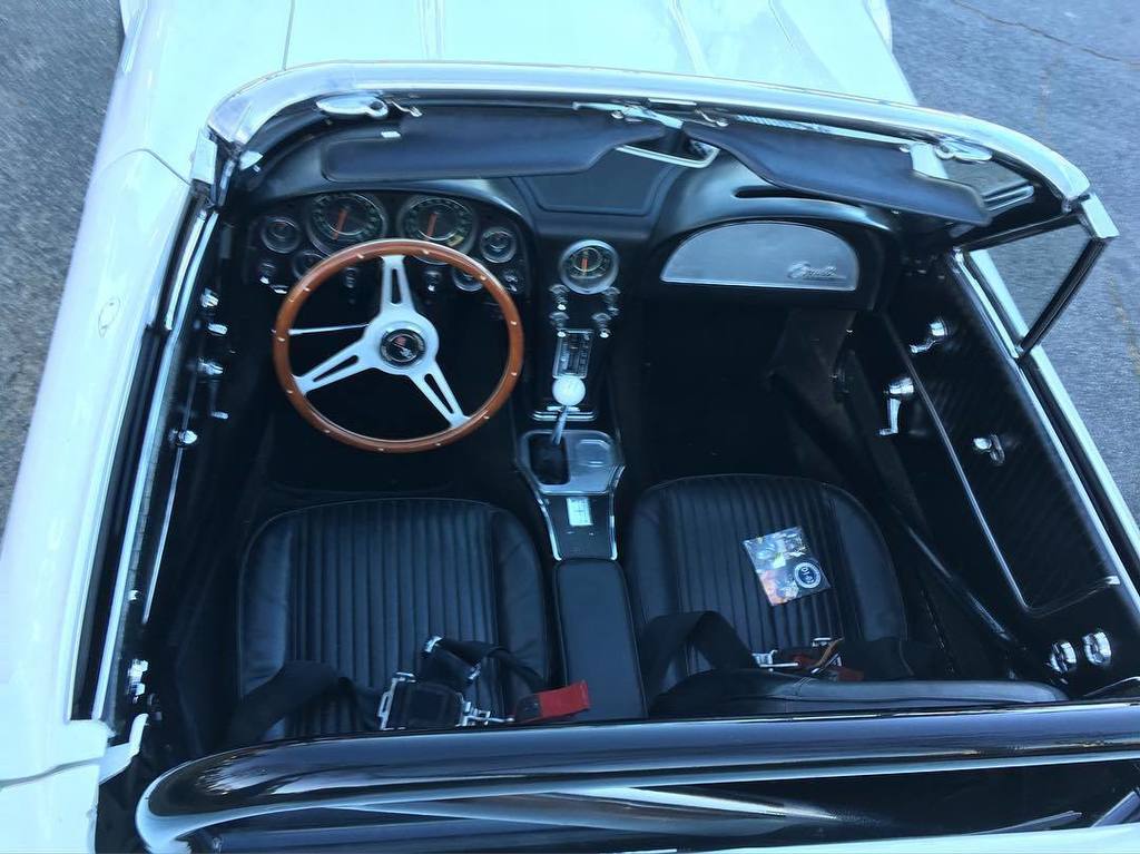 shelflife_shop's tweet photo. Inside that last nice #corvette
#supercarsunday #losangeles #california #chevy #classicsofinstagram #classiccars #… https://t.co/xBx3FnOa6L