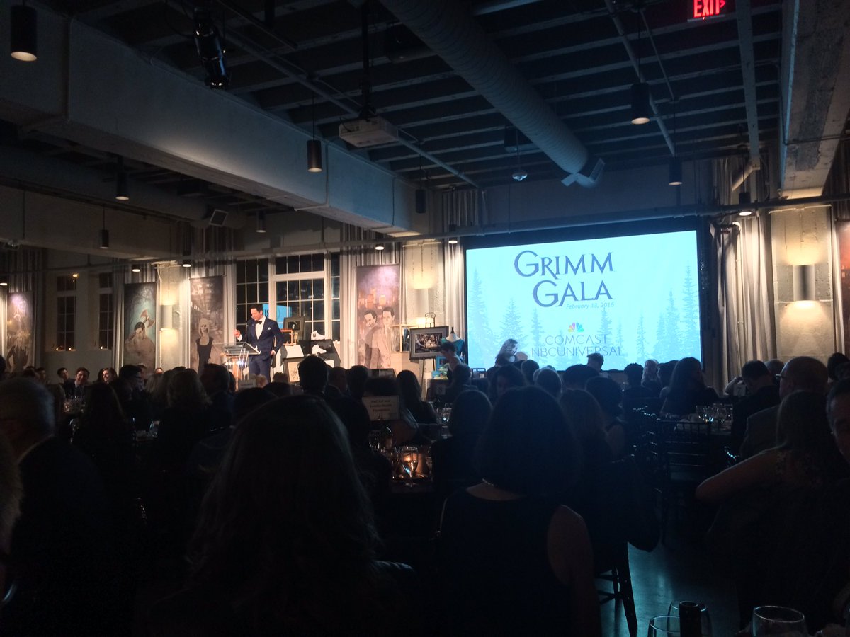 RelntlessRnrCLR's tweet photo. Best MC in the business @sasharoiz #GrimmGala #nbcgrimm https://t.co/9fDlOdDEPc