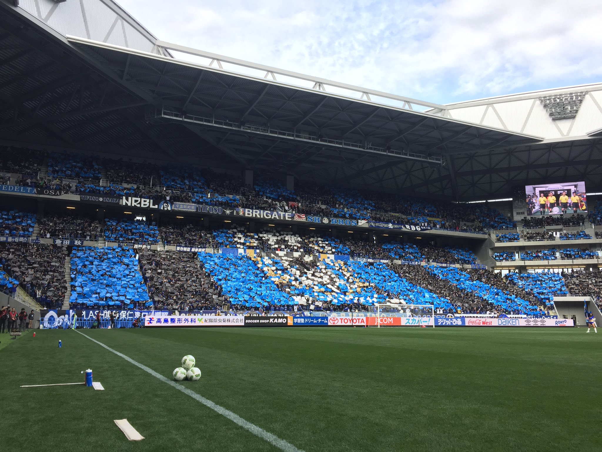 ガンバ大阪オフィシャル ゴール裏のコレオです ガンバ大阪 Gambaosaka T Co Y5hiwxr5hb Twitter