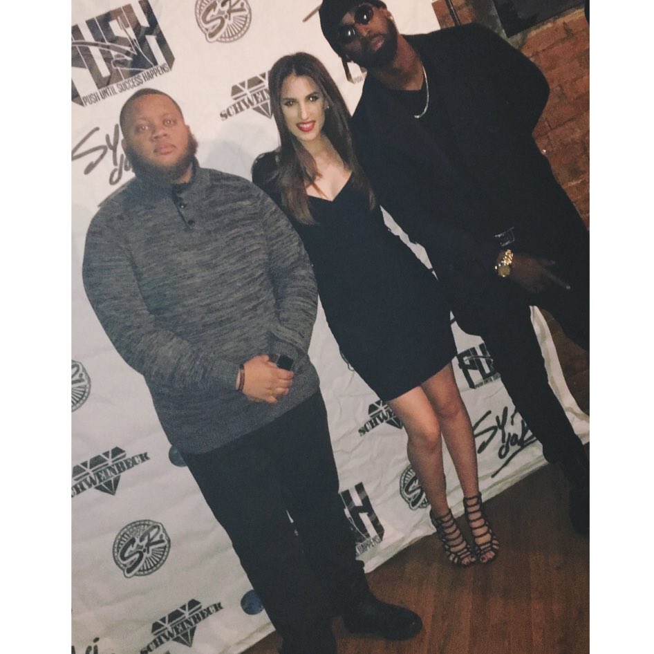 _10fAhhKind's tweet photo. SuccessFul Night Last Night! 
We be Workin 
@ReddPush @SyAriDaKid #pushuntilsuccesshappens https://t.co/KMFMaKgtlf