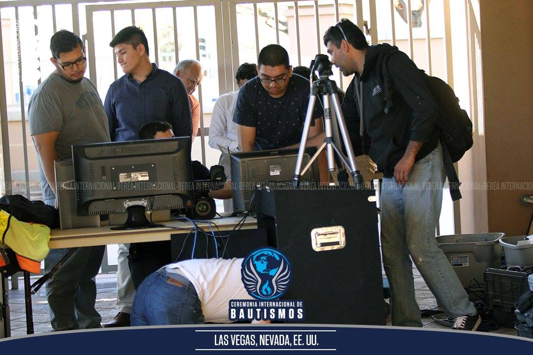 BereaInter's tweet photo. Ceremonia Internacional de Bautismos

Las Vegas, Nevada, EE. UU.

Los Preparativos

#LdmBautismos
#SoyLuzdelMundo https://t.co/R15pEfGzAw