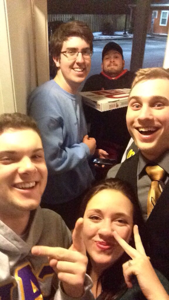 TrompeterJeff's tweet photo. Papas in the house @PapaJohns https://t.co/srUw5cEUiS